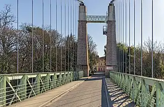 Le pont à l'entrée de Saint-Sulpice-la-Pointe