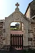 La porte à Saint-Thurial.