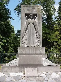 Le monument aux morts.