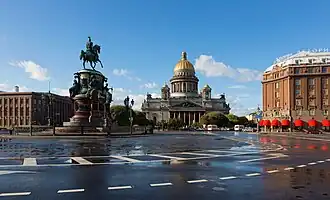 Saint-Pétersbourg (Russie) ;