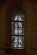 Vitrail de la chapelle du XIIe&nbsp;siècle.