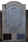 Stèle aux morts devant la salle communale (janv.&nbsp;2012).