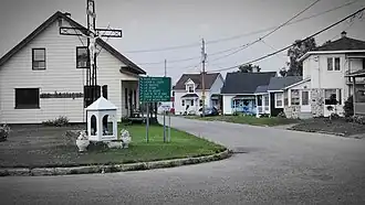 Croix de chemin au coin du chemin St-Michel-Nord et de la rue Marcotte en 2021.