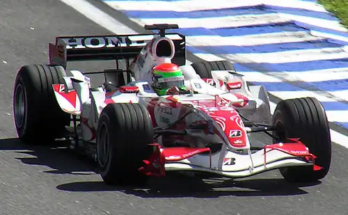 Photo de Sakon Yamamoto sur la SA06 au Grand Prix du Brésil 2006
