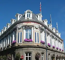 Salle paroissiale de Saint-Hélier.