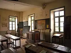 La salle de classe.
