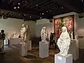 Vue d'une salle d'exposition du musée.