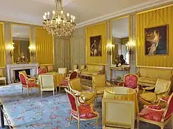La chambre jaune au palais préfectoral de Chambéry où fut officialisée l'annexion de la Savoie à la France en 1860