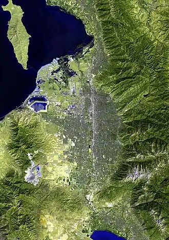 Image satellite de Salt Lake City et des monts Traverse au sud.