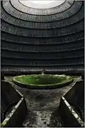 Arrivée d'eau (tulipe) au centre de la grande tour d'une ancienne usine de Monceau-sur-Sambre.