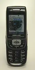 Samsung SGH-D500&nbsp;(en), coulissant standard.