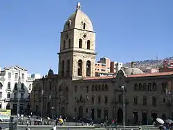 La façade.