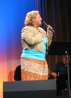 Description de l'image Sandi Patty.jpg.