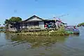 Habitation flottante sur le Tonlé Sap.