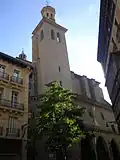 Imposante église San Saturnino.
