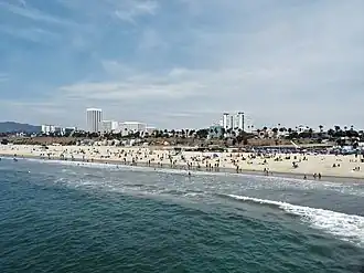 Vue de Santa Monica depuis la jetée.
