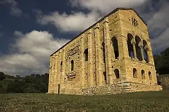 Église Santa María del Naranco d'Oviedo.