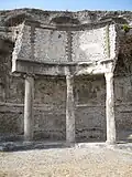 Vestige d'un hémicycle.