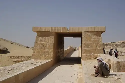Partie restaurée de la chaussée d'Ounas