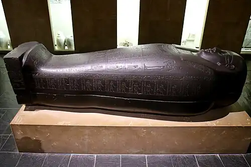 Sarcophage en basalte. Époque ptolémaïque (dynastie lagide) de 323 à 30 avant notre ère