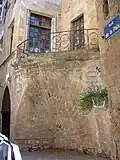 « Trompe de Montpellier » sous un balcon, permettant de relier les ailes nord et est.