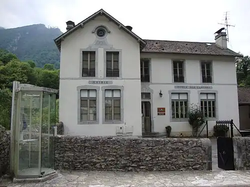 Mairie - école.