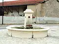 La fontaine.