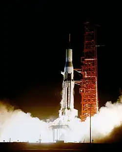 SA-8 décollant de son pas de tir, le 25 mai 1965.