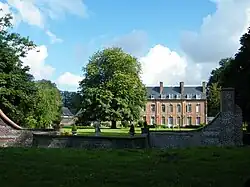 ... et sa façade arrière.