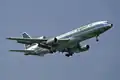 L-1011-200 de Saudia, à l'aéroport d'Heathrow en 1985.