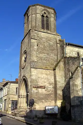Façade sud-ouest et clocher de l'église Notre-Dame (fév.&nbsp;2012).