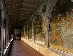 Galerie du cloître gothique des Récollets (XIVe&nbsp;siècle) et (XVIIe&nbsp;siècle).