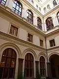 Cour
