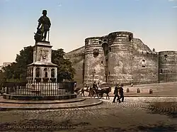 David d'Angers, Monument au roi René (1853) à Angers.
