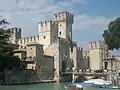 Le château médiéval.
