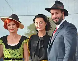 Une partie du casting tchèque : Jitka Schneiderová (Blanche), Markéta Procházková (Bonnie) et Václav Noid Bárta (Clyde).