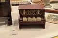 Piano jouet à 4 touches (1900)