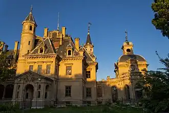 Au soleil couchant.