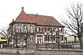 La mairie-école.