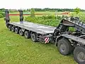 Lowboy (trailer)&nbsp;(en) semi-remorque