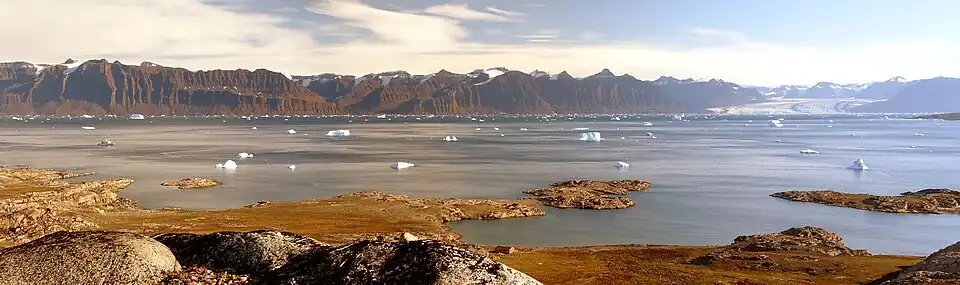 Vue panoramique du détroit de Scoresby en août 2007.