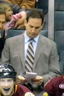 Description de l'image Scott Arniel coaching.jpg.
