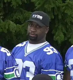 Description de l'image Seattle mayor Greg Nickels at Seahawks training facility, 2002 (53173431923) (cropped).jpg.