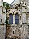 Le clocher roman du XIe&nbsp;siècle au nord, côté nord, depuis la rue du Four.
