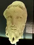 Tête d'homme barbu dite tête de Senlis, Moyen Âge.