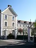 L'entrée de l'ancienne caserne « quartier Ordener » datant de 1873/76, à Senlis (Oise), désaffectée depuis le 4 juin 2009 avec le départ du 41e&nbsp;RT.