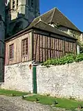 L'ancienne bibliothèque du chapitre Notre-Dame, au nord de la cathédrale.