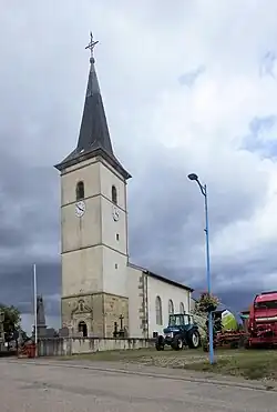 L'église de l'Exaltation de la Sainte-Croix de Sercœur, côté sud-est.