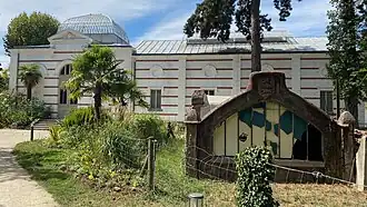 Serre du Dahomey et pavillon de l'Indochine.