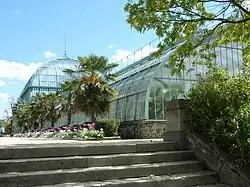 Extérieur.